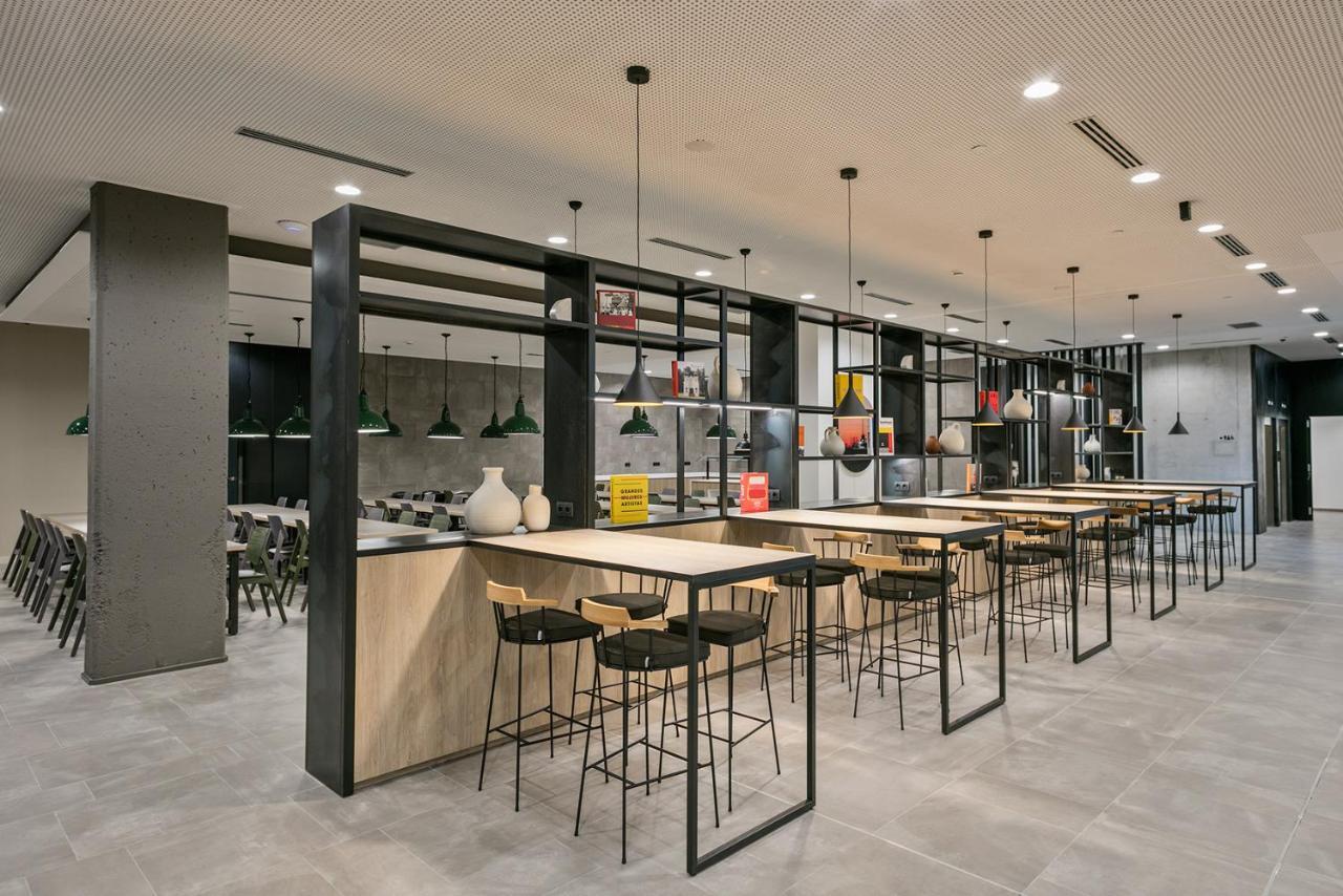 Acta Voraport Hotel 3*